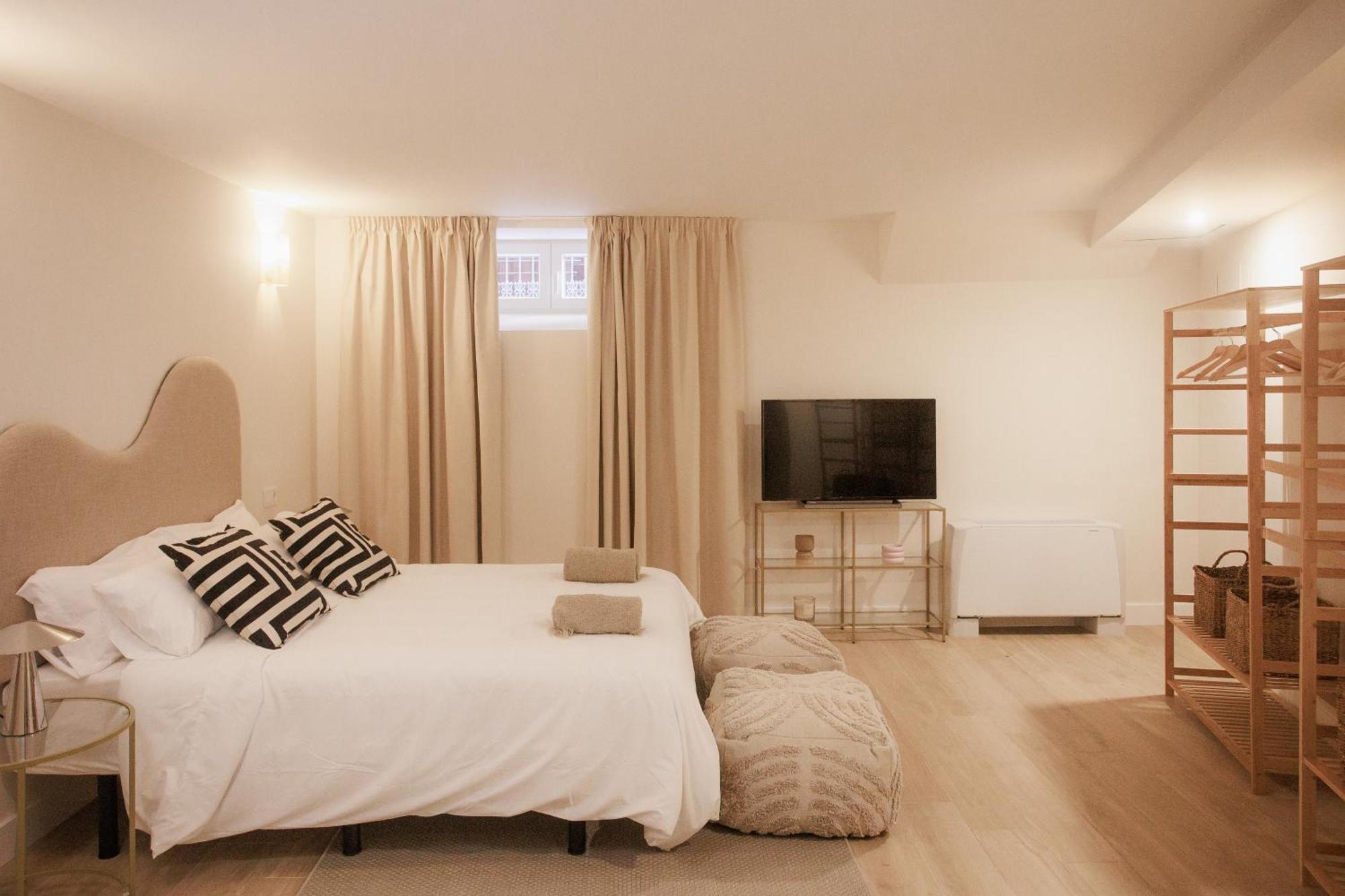 Apartamentos Cervantes Бадахос Екстериор снимка