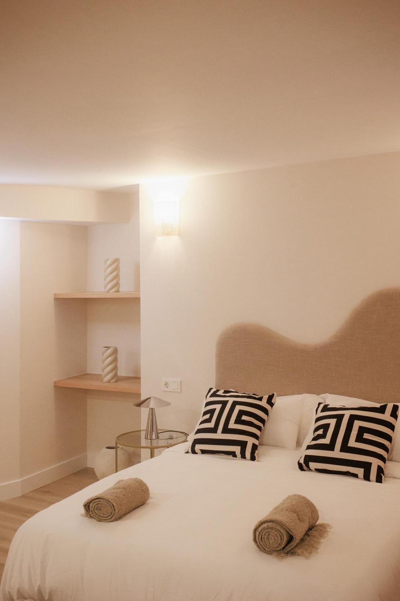 Apartamentos Cervantes Бадахос Екстериор снимка