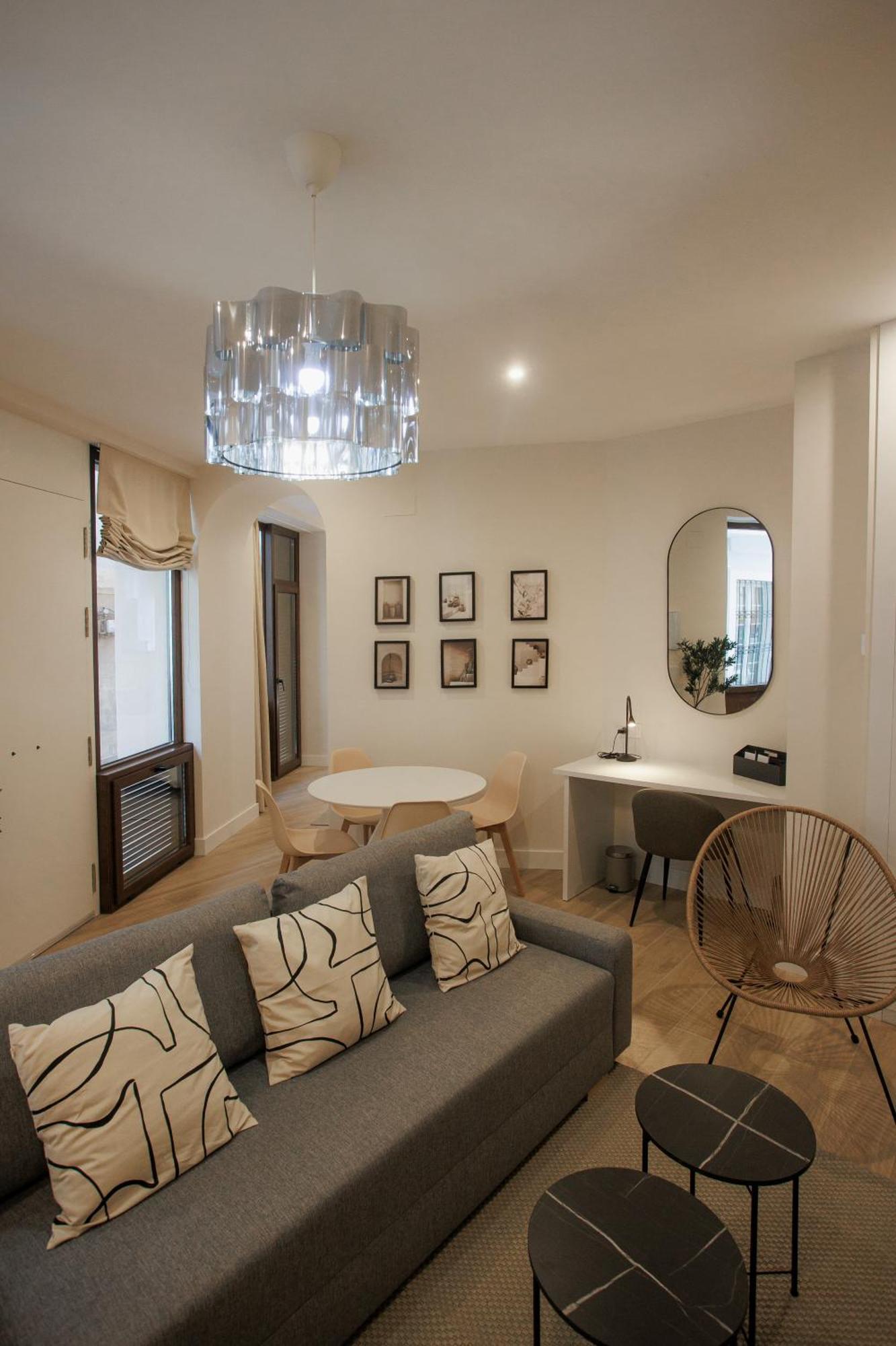 Apartamentos Cervantes Бадахос Екстериор снимка